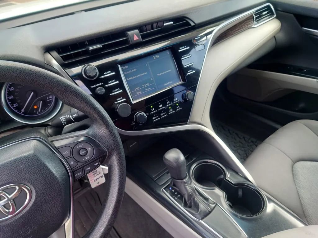 Vehicle image 22 of 27