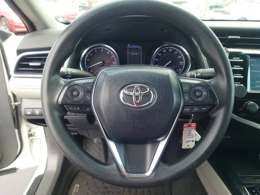 Vehicle image 18 of 27