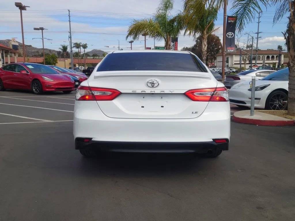Vehicle image 4 of 27