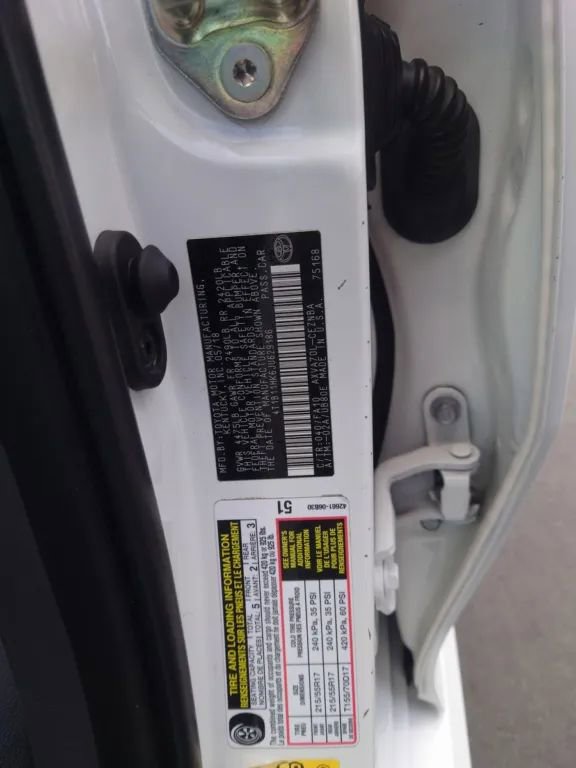 Vehicle image 26 of 27