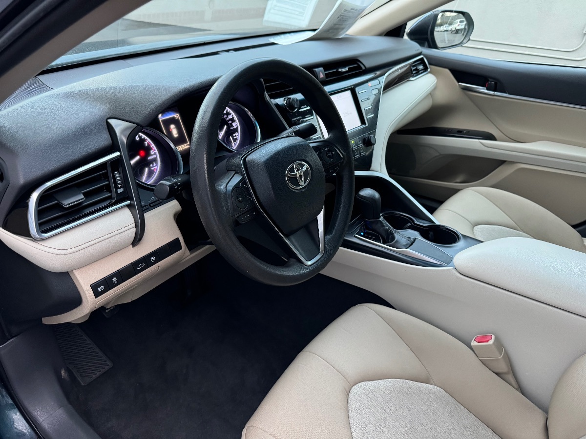 Vehicle image 8 of 17