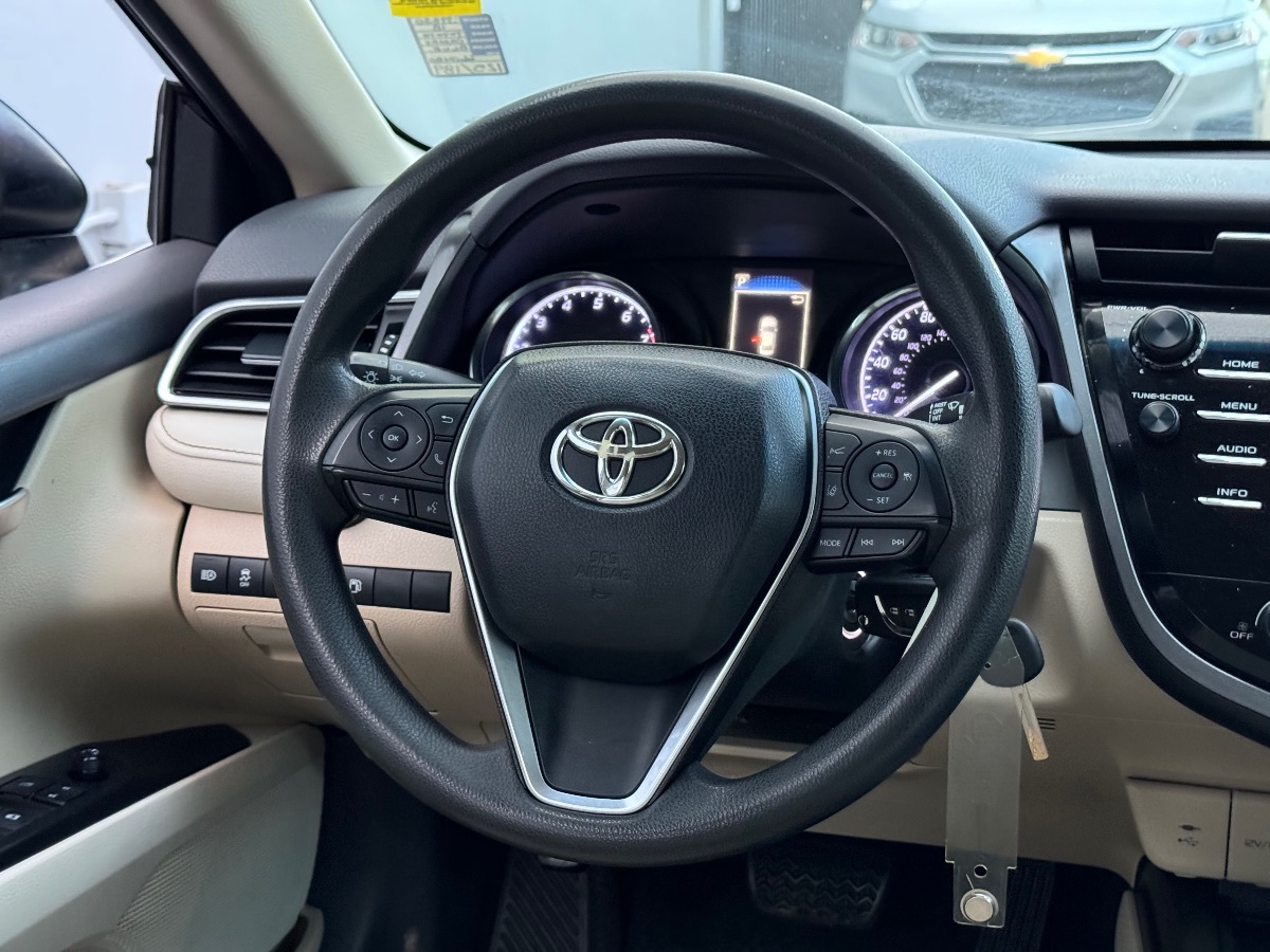 Vehicle image 17 of 17