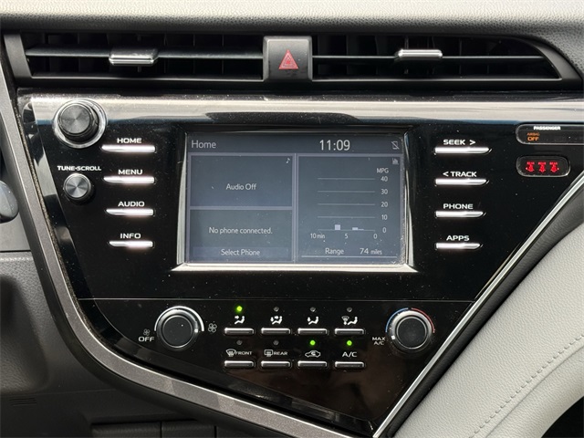 Vehicle image 21 of 23