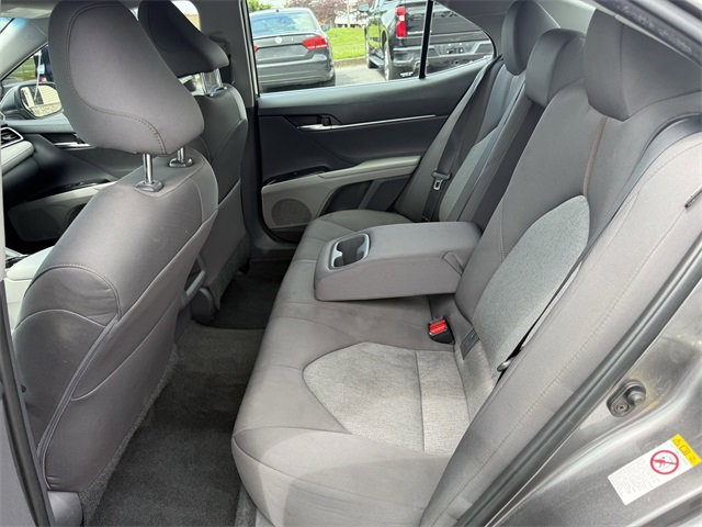 Vehicle image 13 of 23