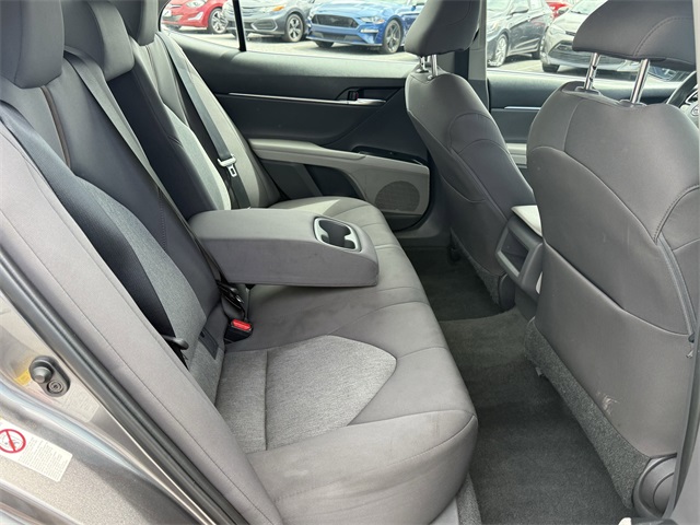 Vehicle image 11 of 23
