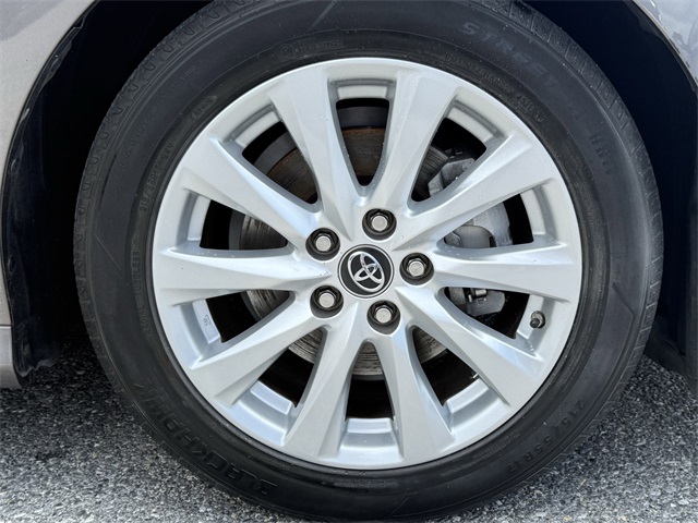 Vehicle image 9 of 23