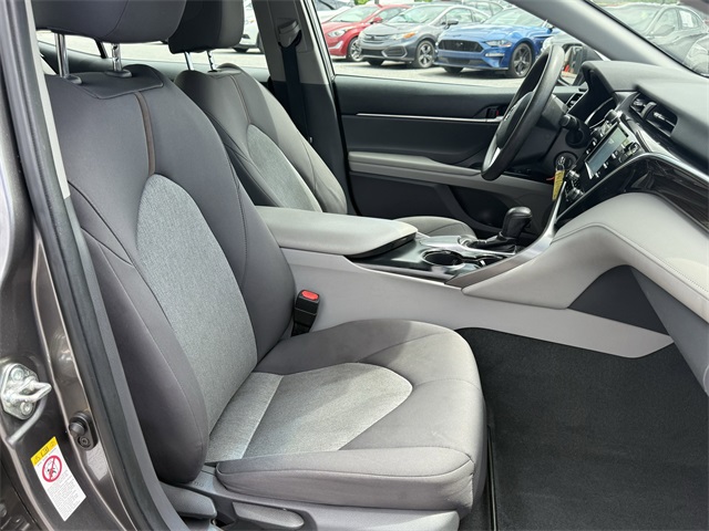 Vehicle image 10 of 23