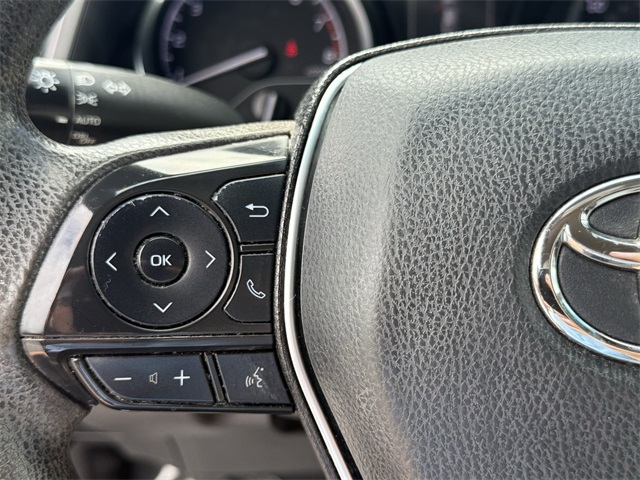 Vehicle image 19 of 23