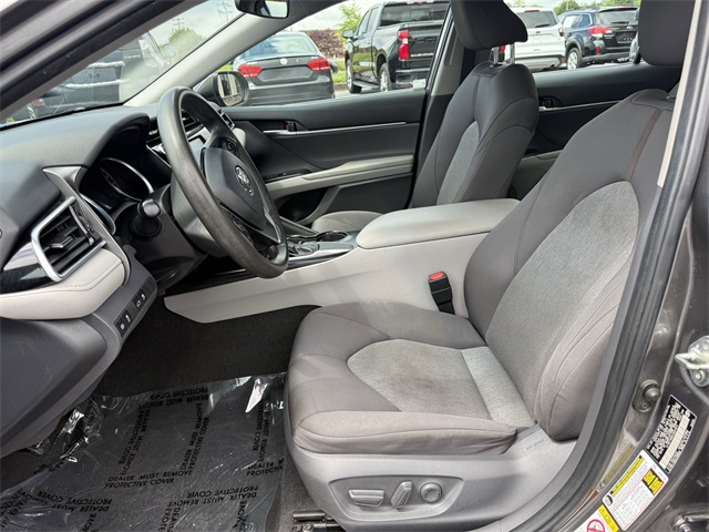 Vehicle image 14 of 23