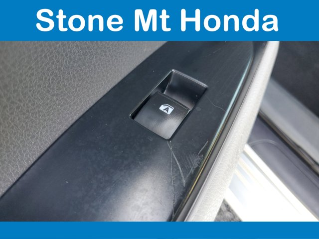 Vehicle image 24 of 31
