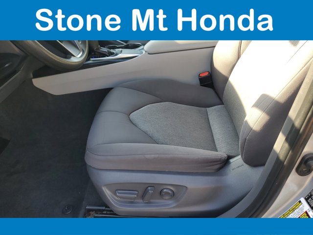 Vehicle image 27 of 31