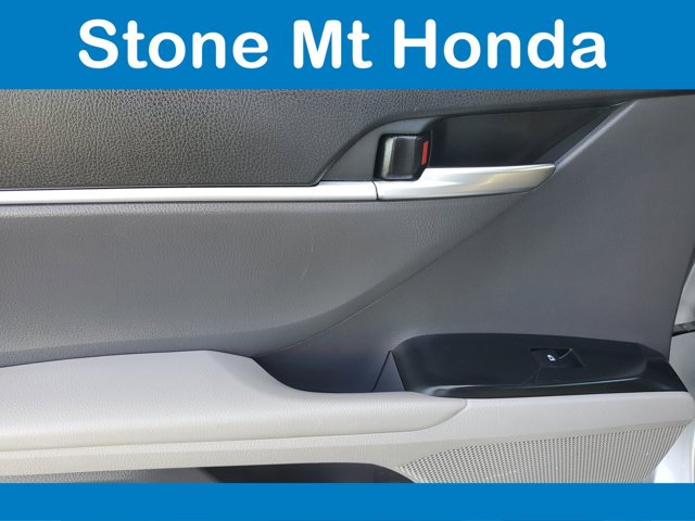 Vehicle image 23 of 31