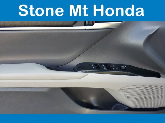 Vehicle image 15 of 31