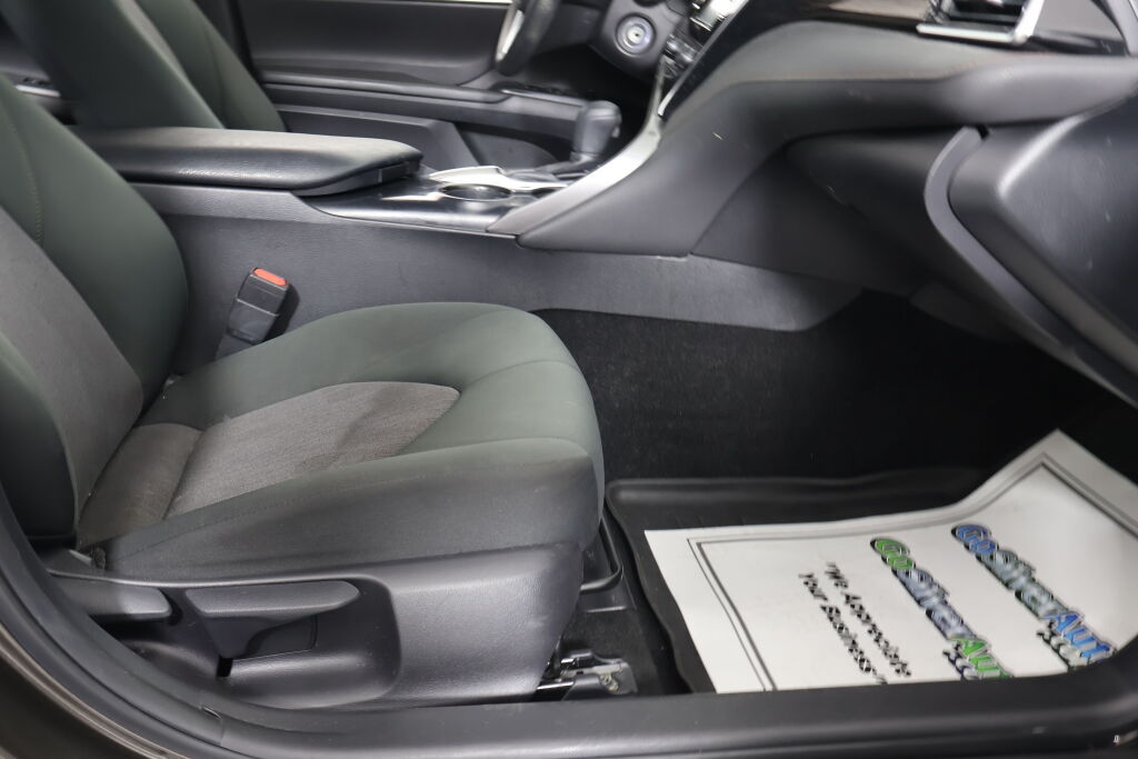 Vehicle image 22 of 40