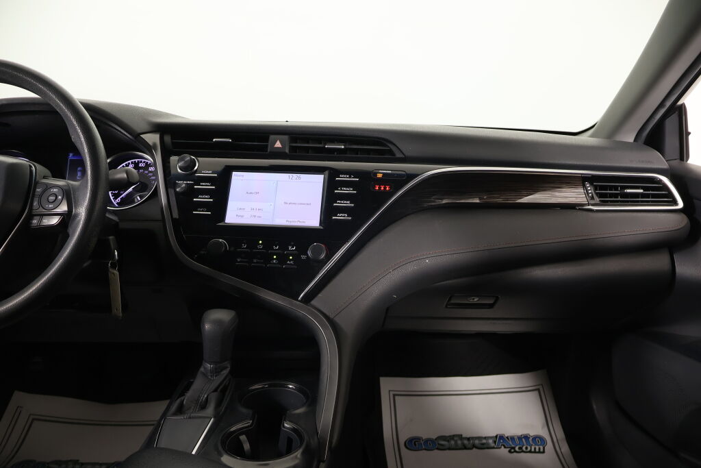 Vehicle image 25 of 40