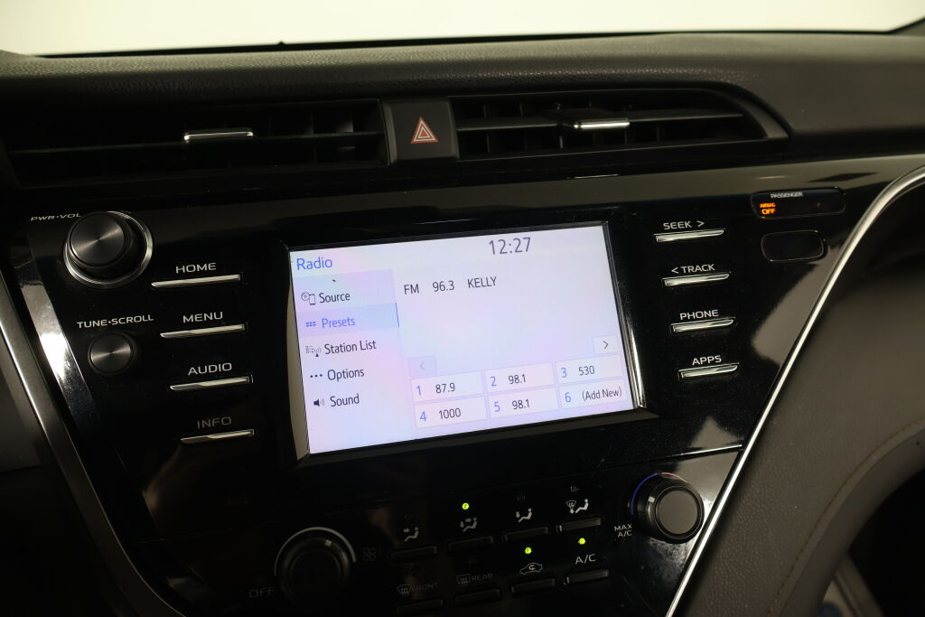 Vehicle image 31 of 40