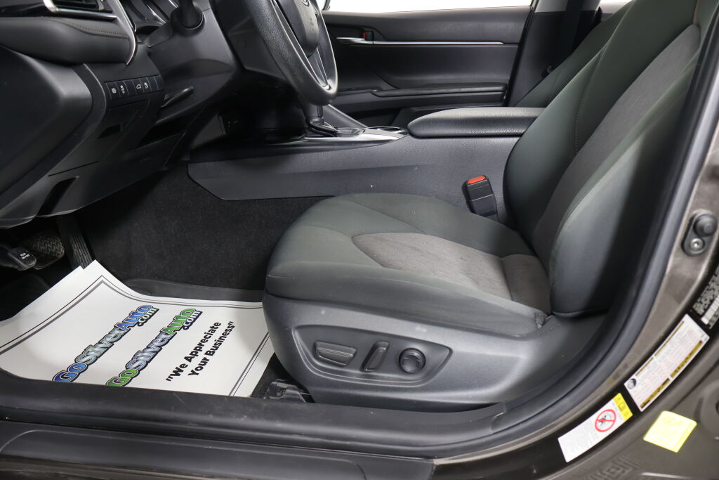 Vehicle image 12 of 40