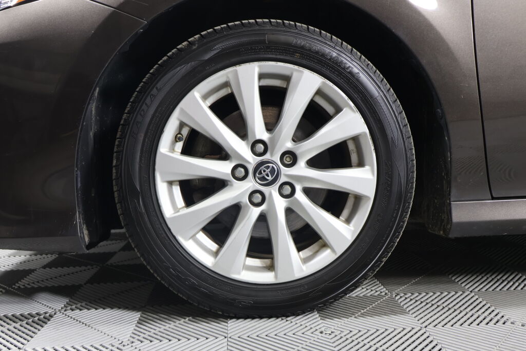 Vehicle image 9 of 40