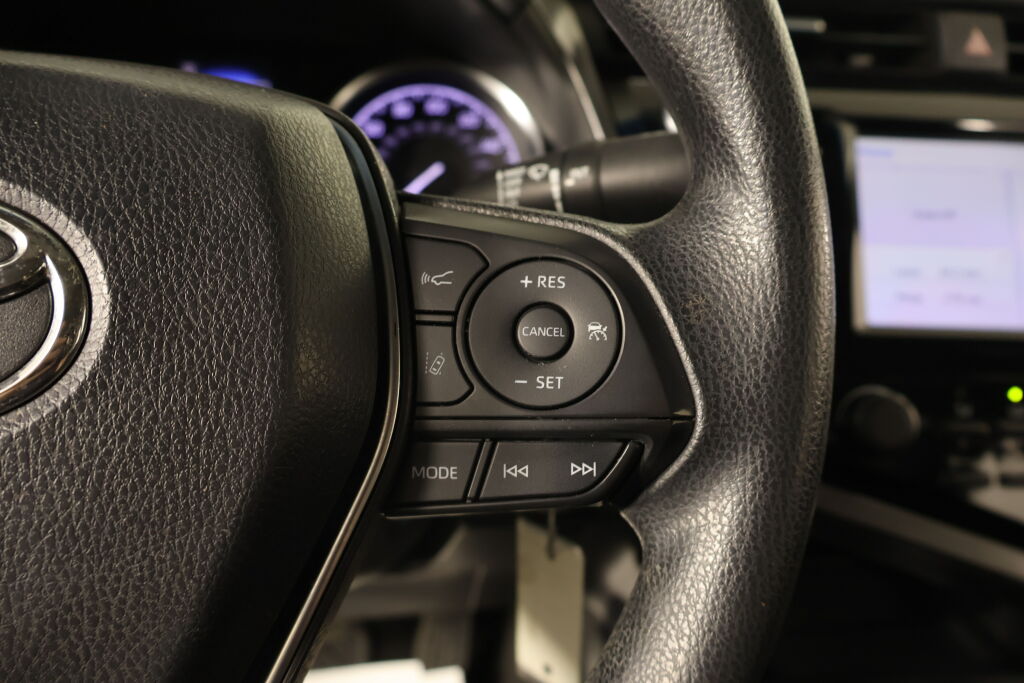 Vehicle image 29 of 40