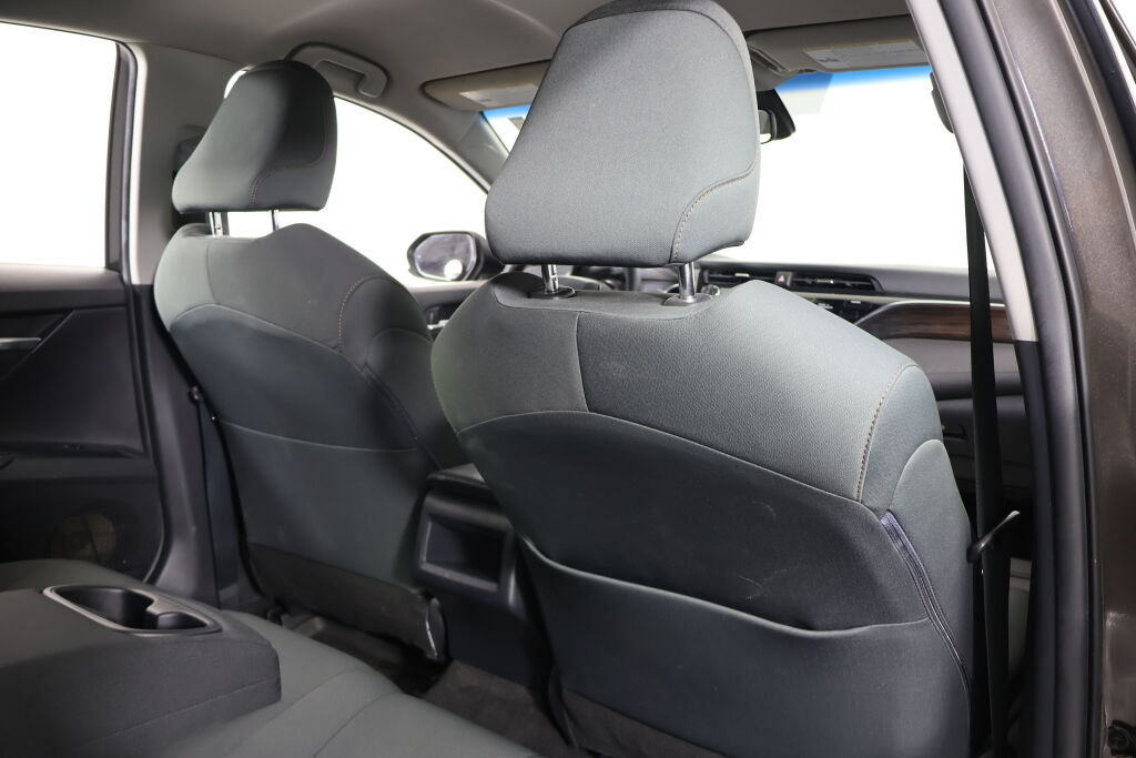 Vehicle image 17 of 40