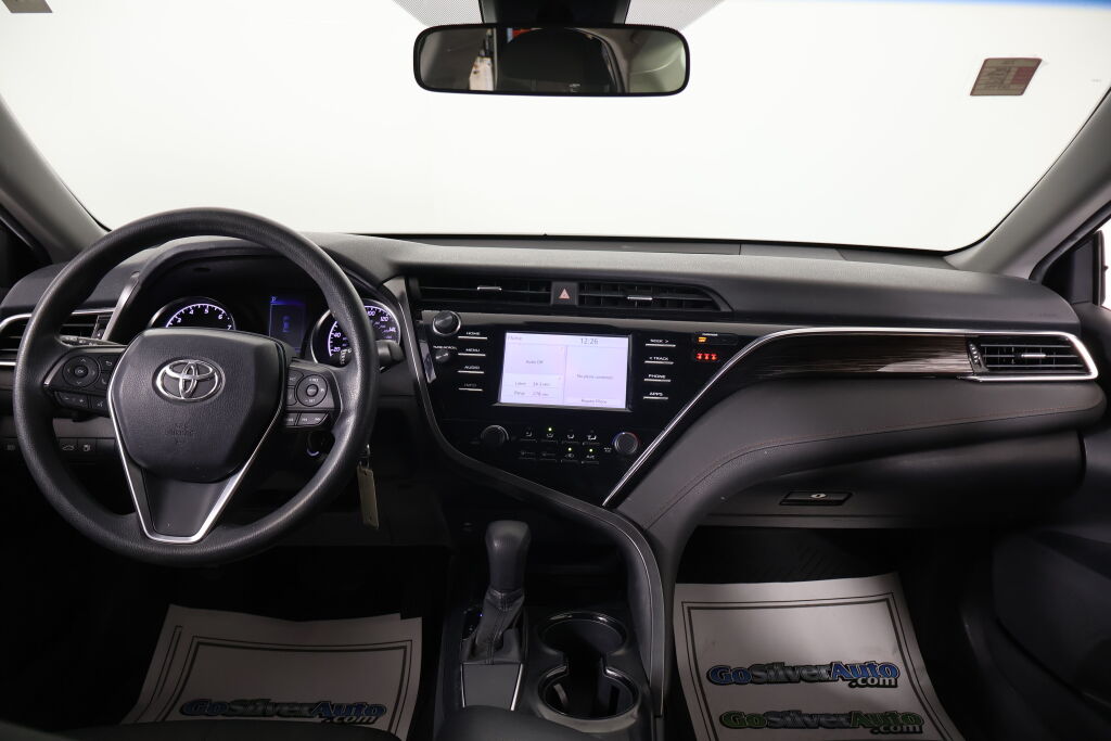 Vehicle image 23 of 40