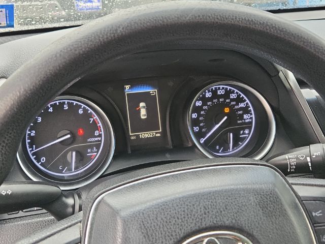 2018 Toyota Camry LE Image 12 of 16