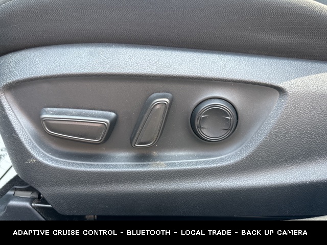 Vehicle image 26 of 42