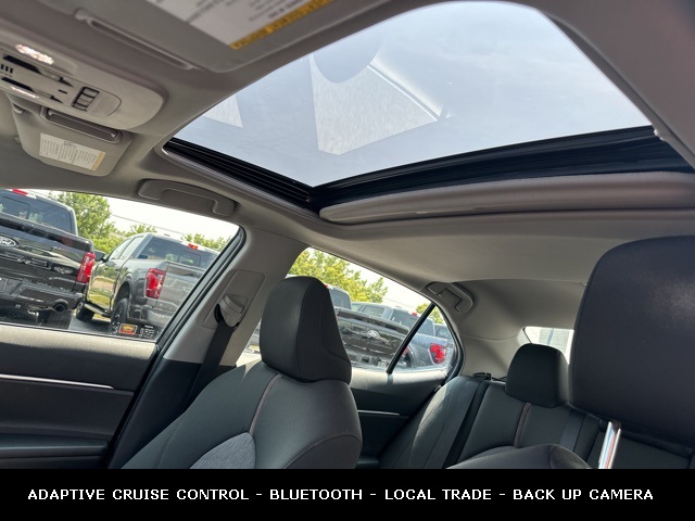 Vehicle image 27 of 42