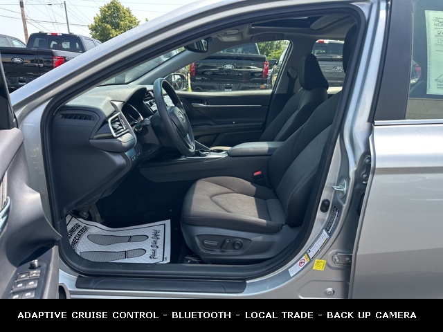 Vehicle image 32 of 42