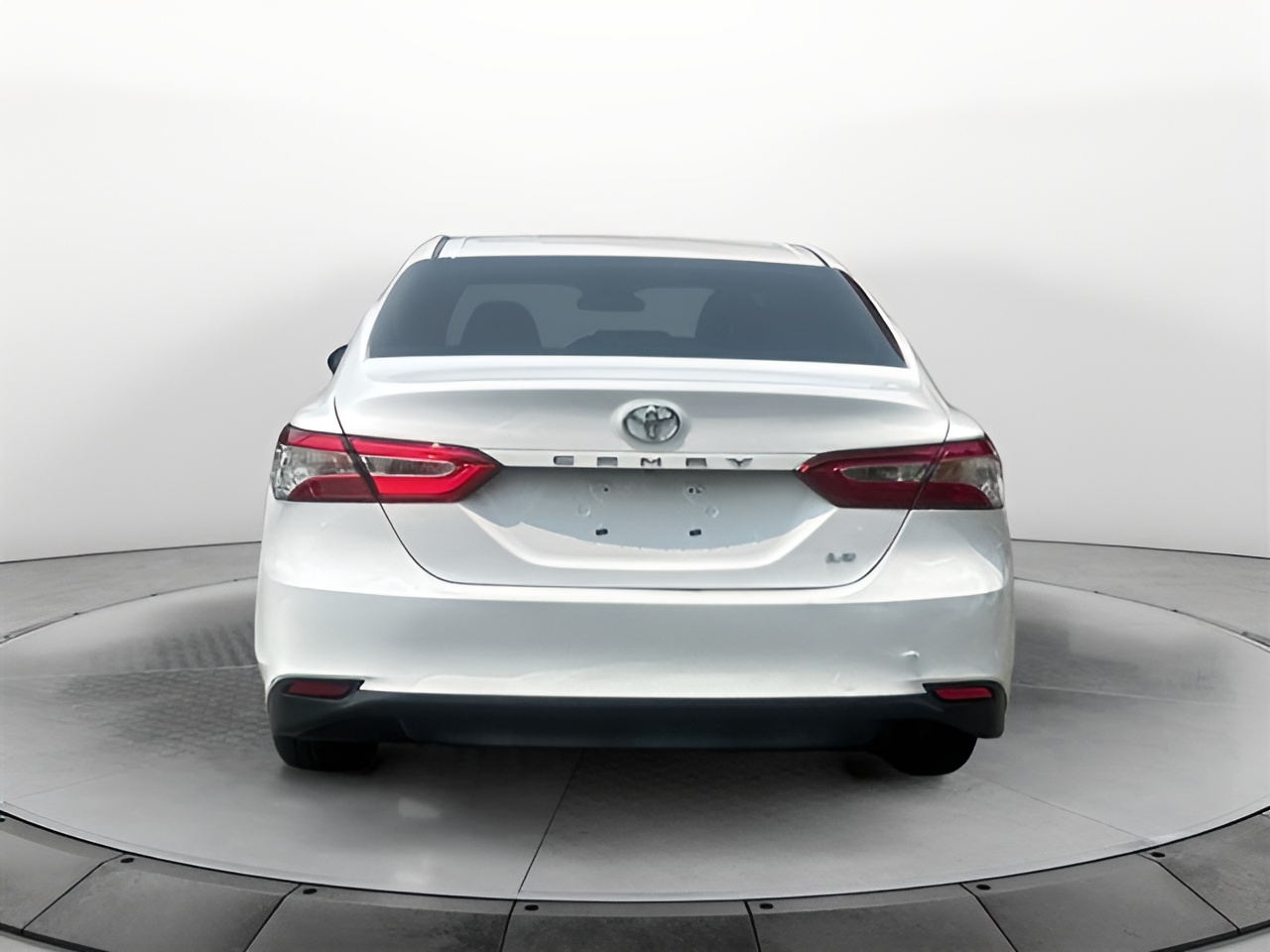 Vehicle image 21 of 23