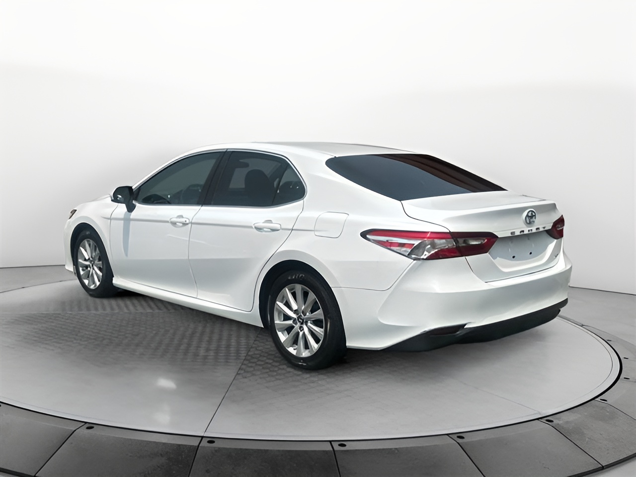 Vehicle image 22 of 23