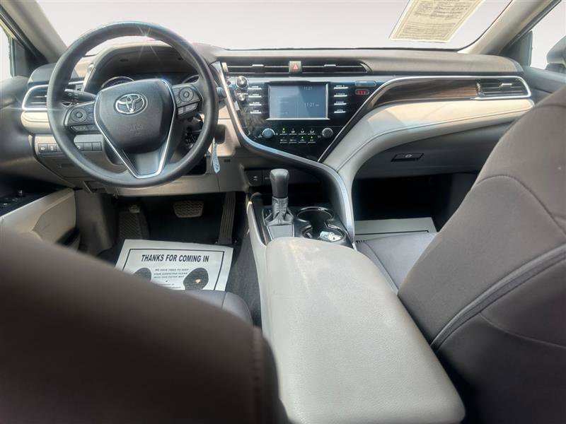 Vehicle image 10 of 23