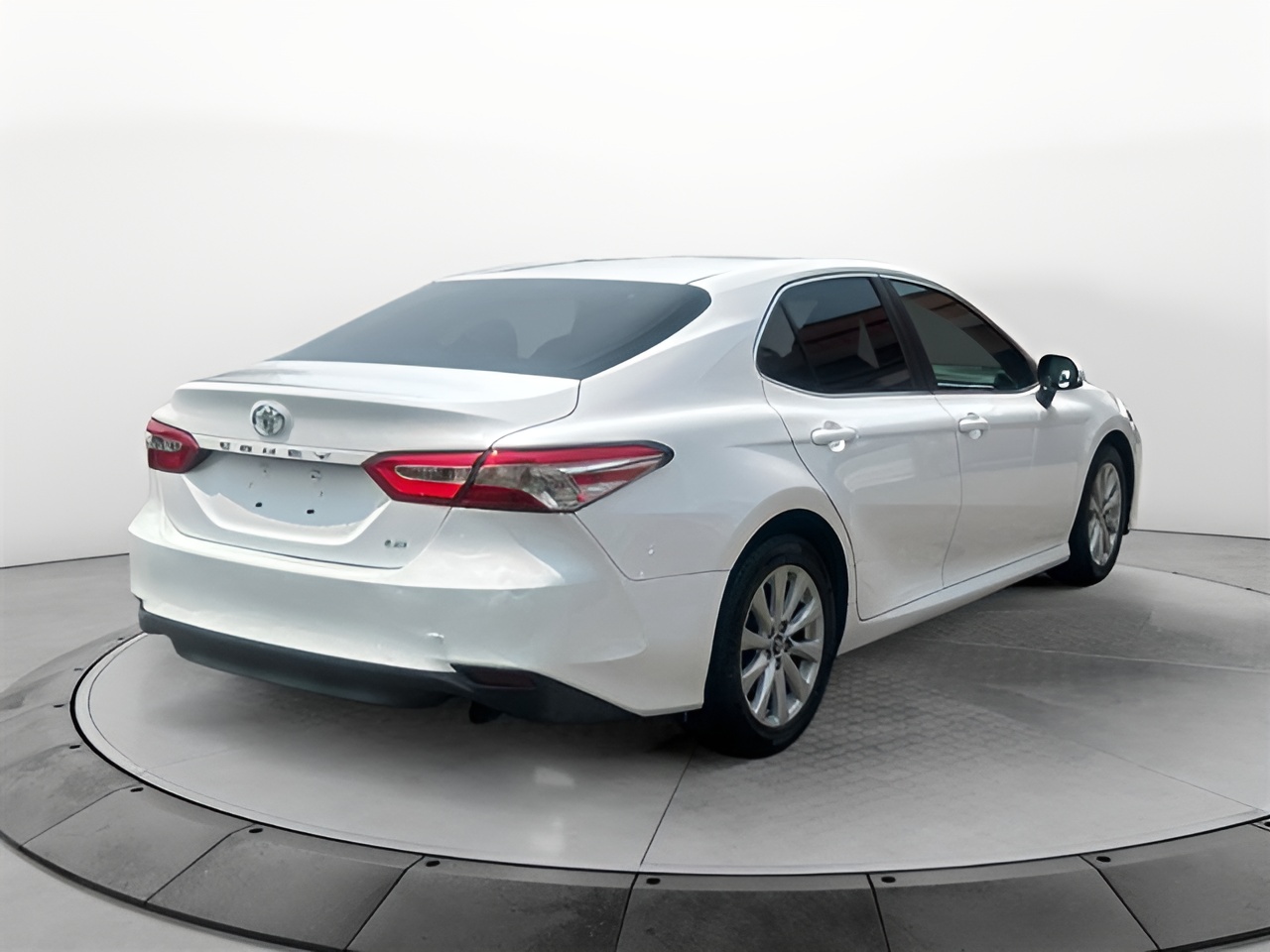 Vehicle image 20 of 23
