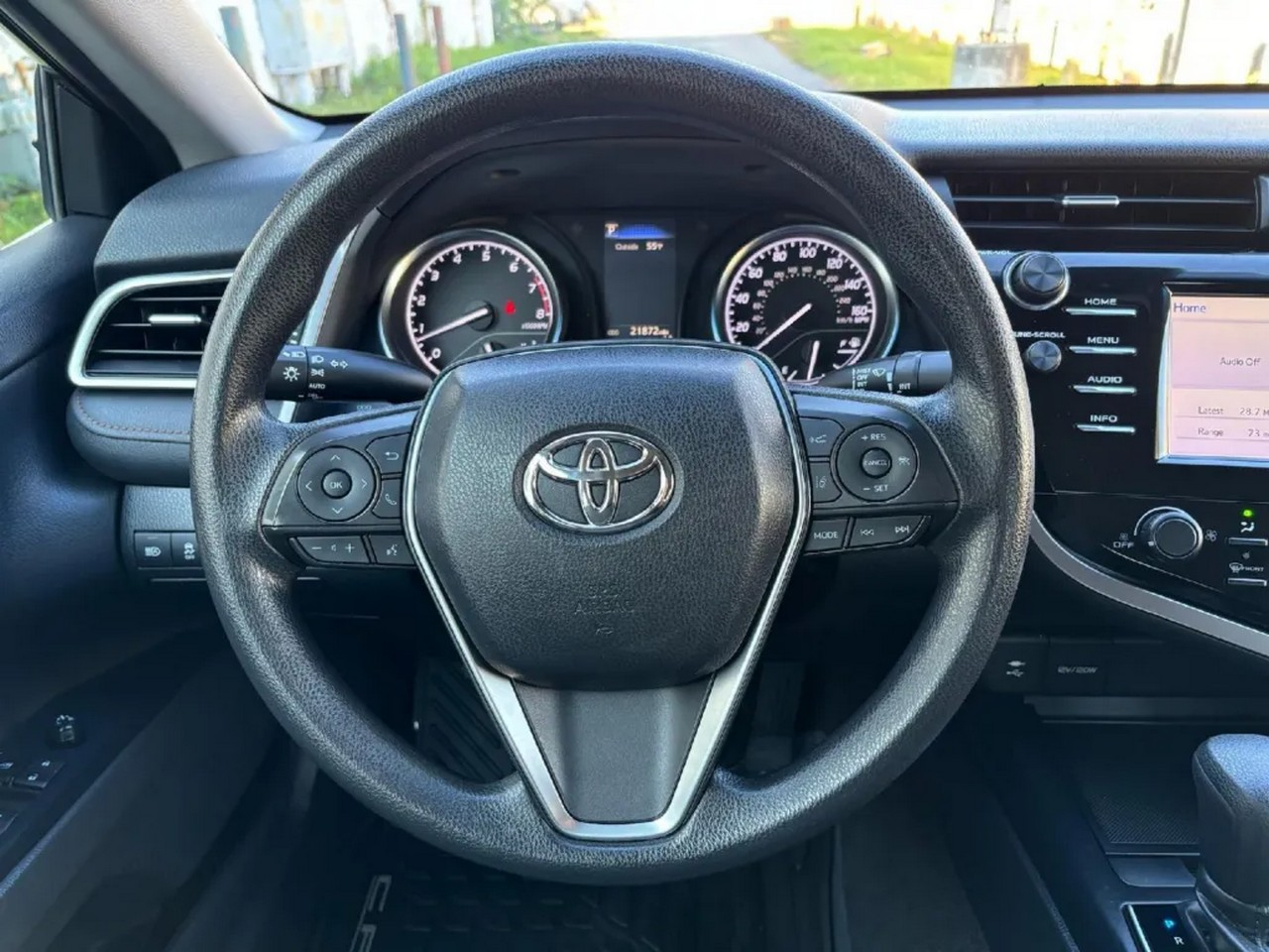 Vehicle image 27 of 45