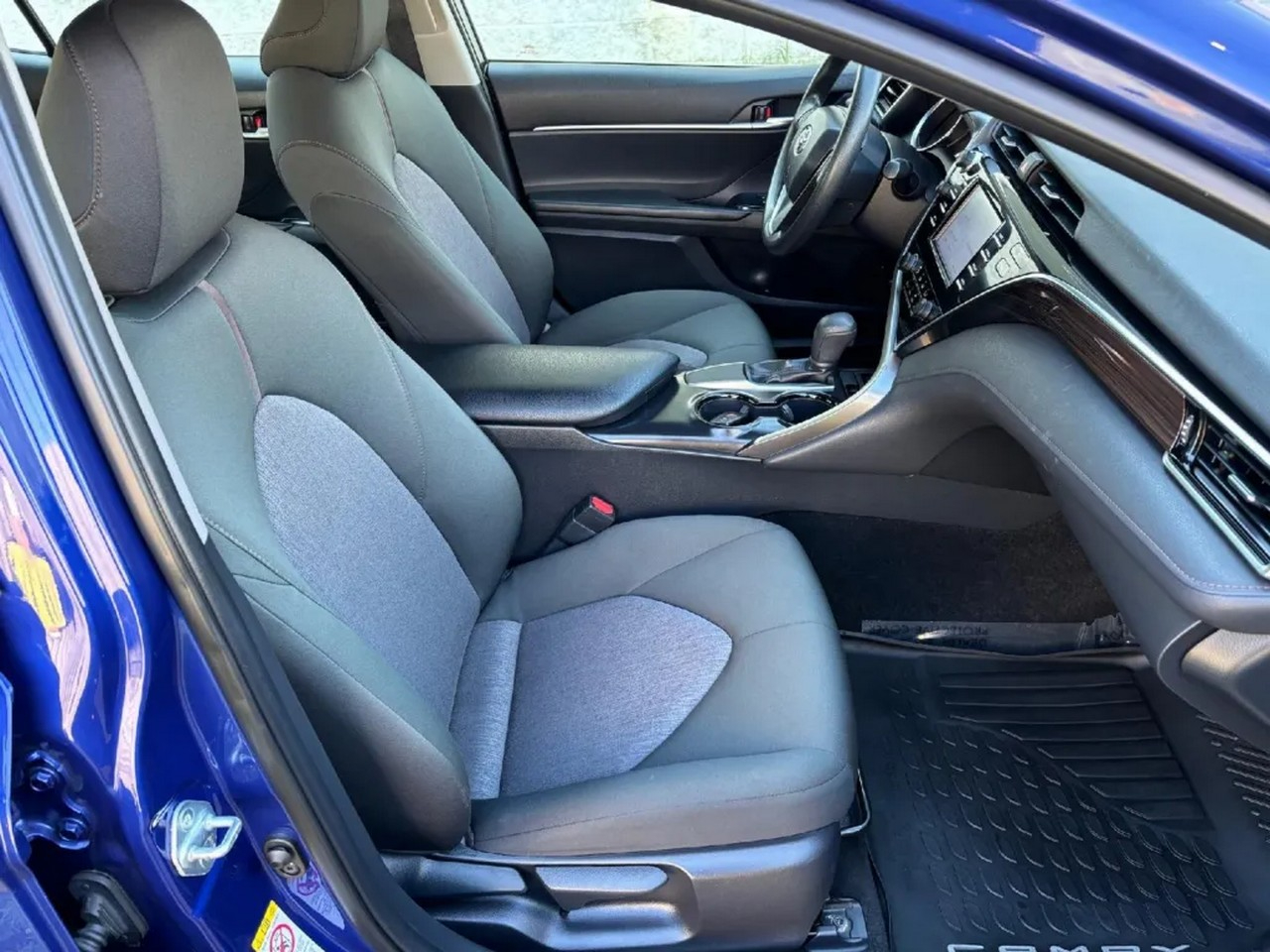 Vehicle image 19 of 45