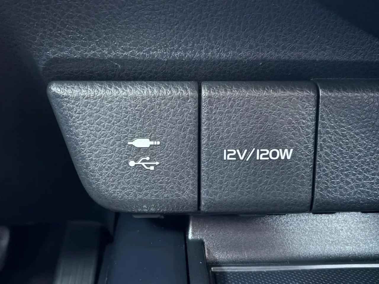Vehicle image 37 of 45