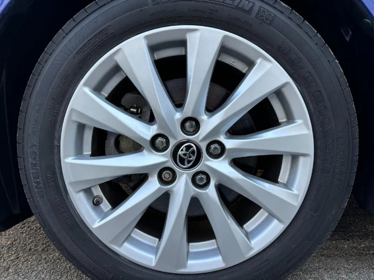 Vehicle image 43 of 45