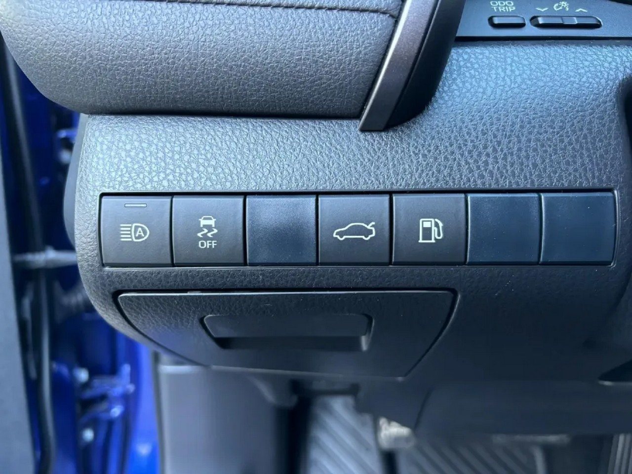Vehicle image 36 of 45