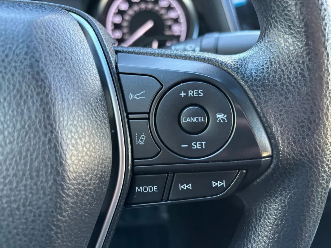 Vehicle image 29 of 45