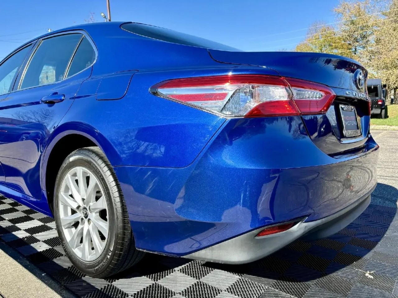 Vehicle image 14 of 45