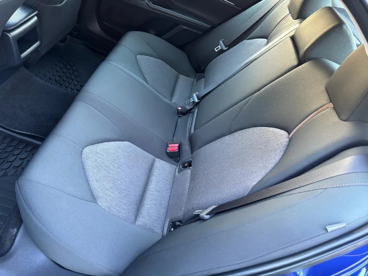 Vehicle image 26 of 45