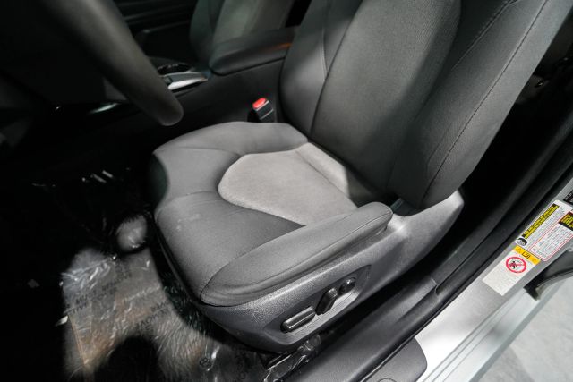 2018 Toyota Camry LE Image 51 of 60