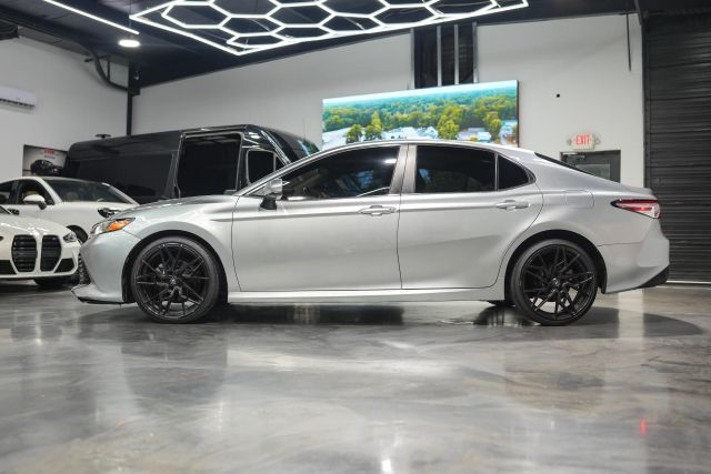 2018 Toyota Camry LE Image 16 of 60