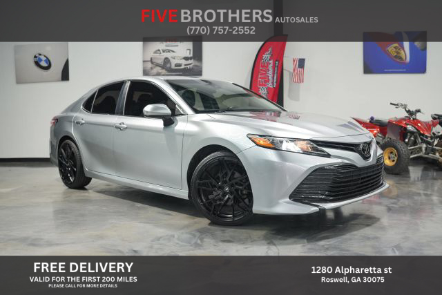 2018 Toyota Camry LE Image 7 of 60