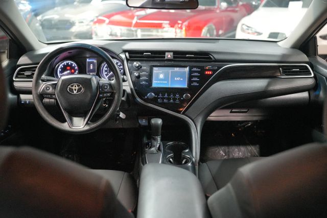 2018 Toyota Camry LE Image 31 of 60