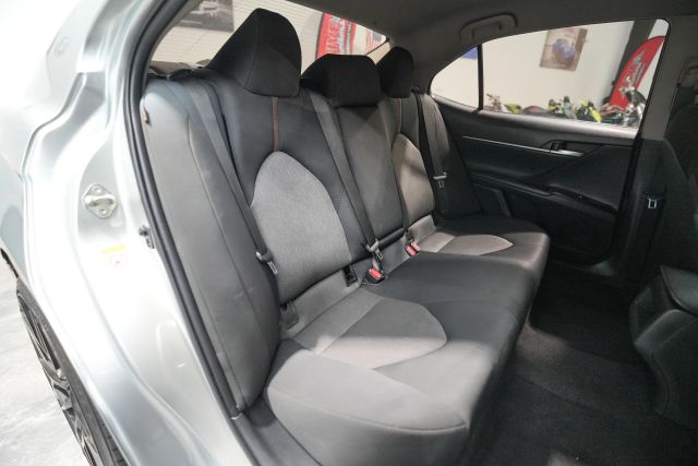 2018 Toyota Camry LE Image 21 of 60