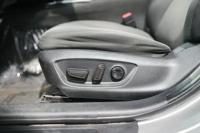 2018 Toyota Camry LE Image 54 of 60