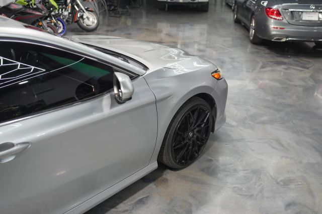 2018 Toyota Camry LE Image 12 of 60