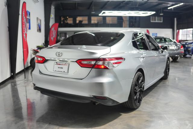 2018 Toyota Camry LE Image 11 of 60