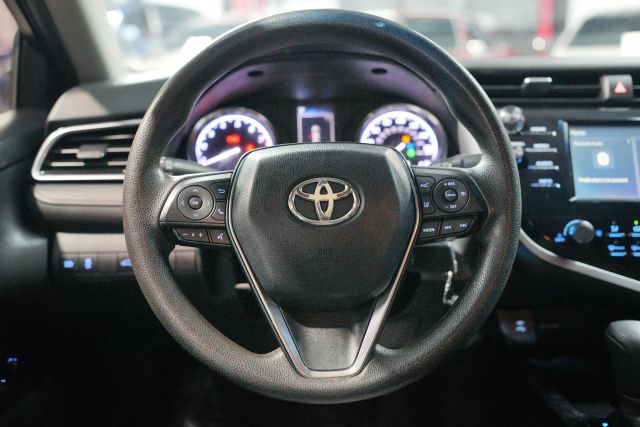 2018 Toyota Camry LE Image 37 of 60